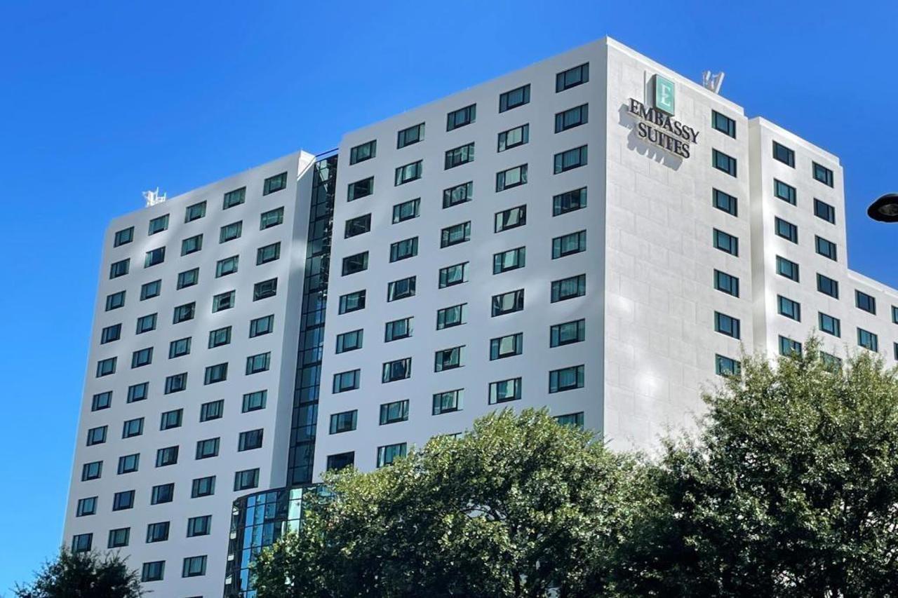 Embassy Suites By Hilton Atlanta Buckhead Exterior photo